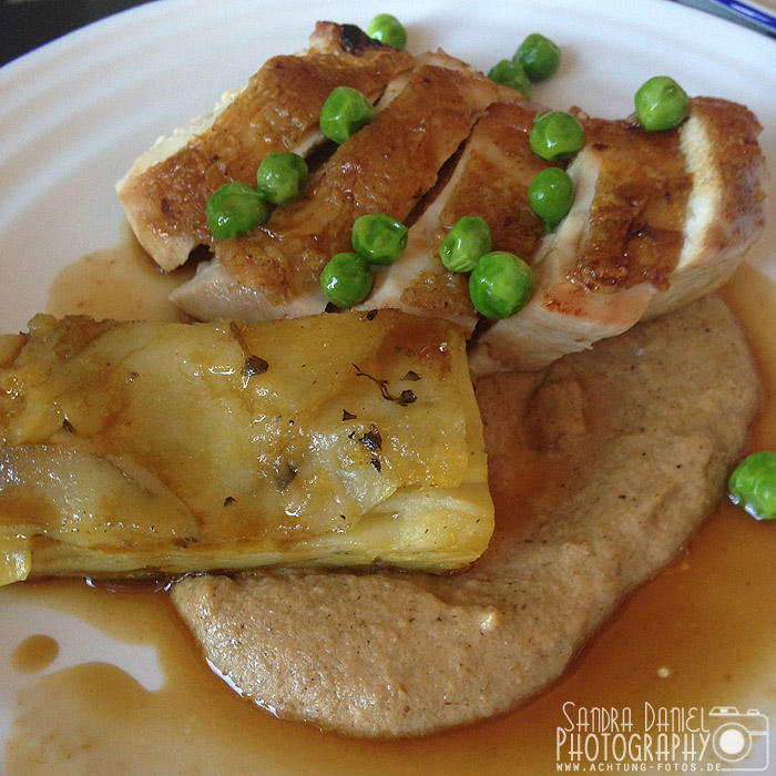 Checkon @ The Pearl: Chicken with potatoes, ceps & peas 